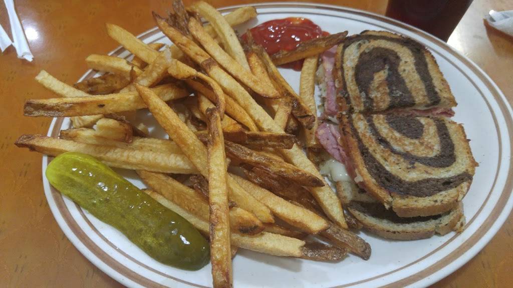 Magics Restaurant | restaurant | 31606 NY-3, Carthage, NY 13619, USA | 3154058542 OR +1 315-405-8542