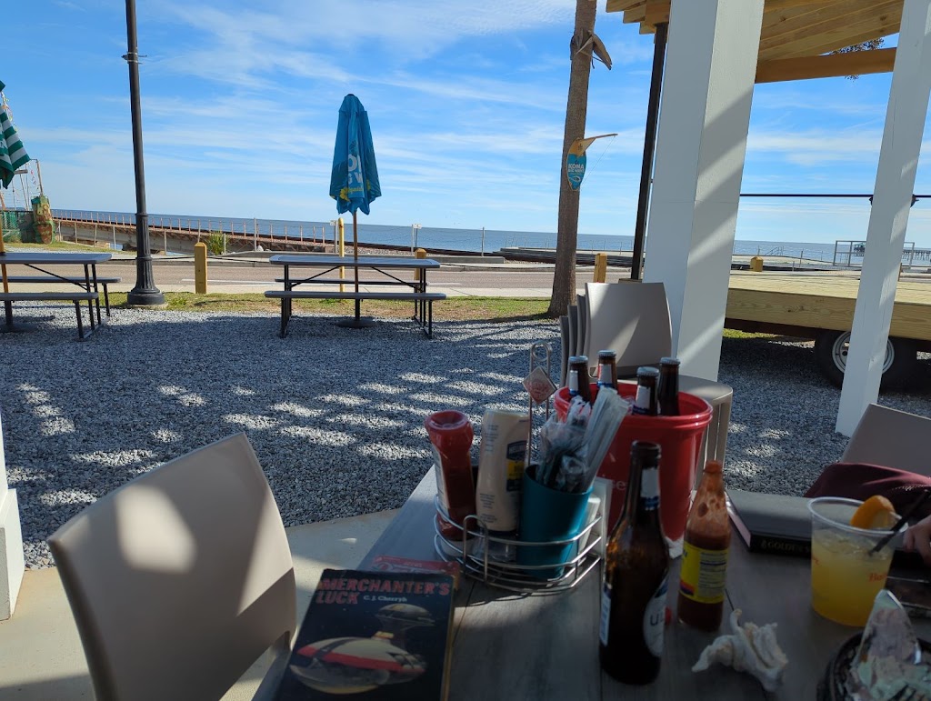 Rags To Riches Of Bay St Louis | restaurant | 200 S Beach Blvd, Bay St Louis, MS 39520, USA | 2283443032 OR +1 228-344-3032