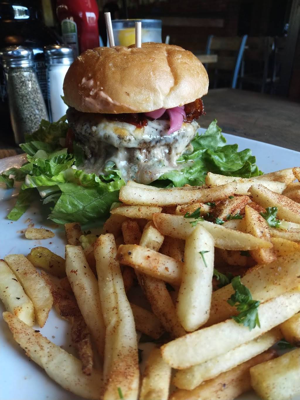 Karl Strauss Brewing Company | restaurant | 10448 Reserve Dr, San Diego, CA 92127, USA | 8583762739 OR +1 858-376-2739