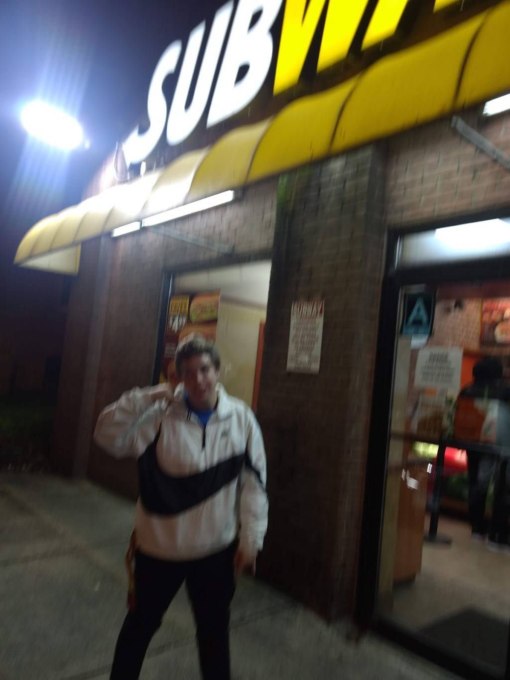 Subway | restaurant | 471 Farmington Ave, Hartford, CT 06105, USA | 8602325429 OR +1 860-232-5429