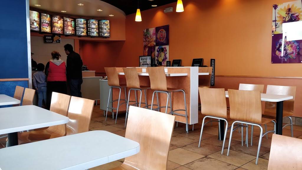 Taco Bell | meal takeaway | 1221 N Caron Rd Unit 700, Rochelle, IL 61068, USA | 8155610711 OR +1 815-561-0711