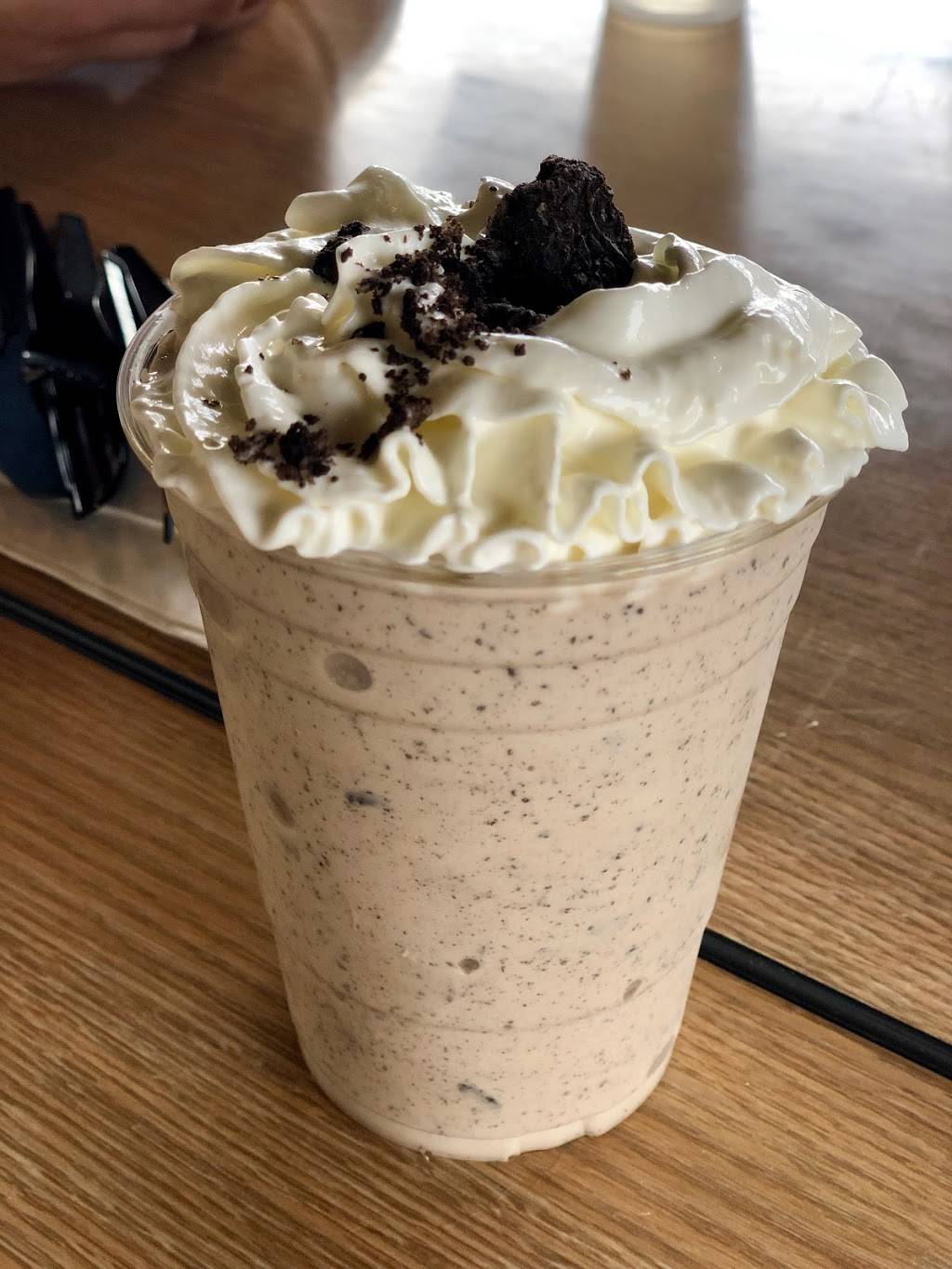 LA Burger | restaurant | 5800 N Tarrant Pkwy #110, Fort Worth, TX 76244, USA | 8175762898 OR +1 817-576-2898