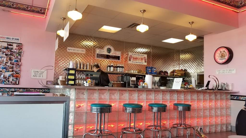 Cheeburger Cheeburger | restaurant | 14921 Shady Grove Rd # G, Rockville, MD 20850, USA | 3013099555 OR +1 301-309-9555