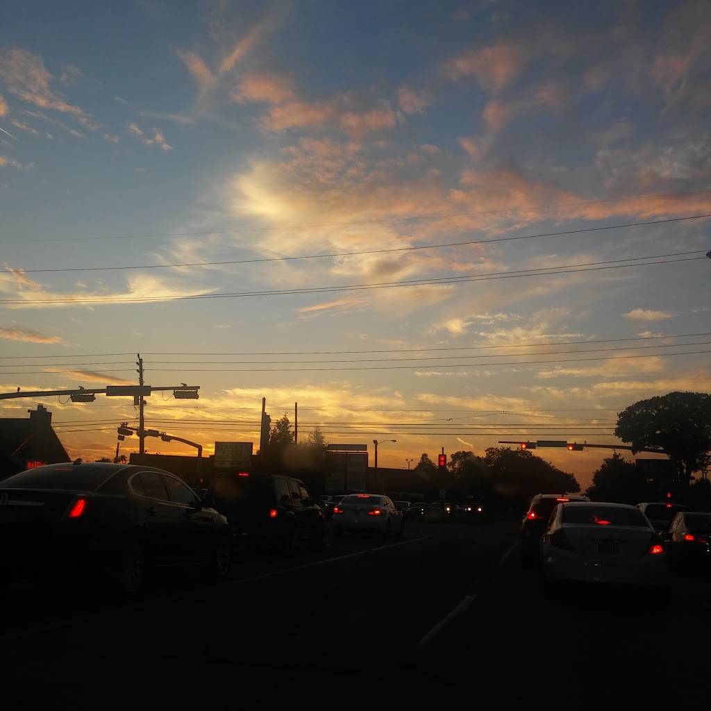 Burger King | restaurant | 5930 Richmond Ave, Houston, TX 77057, USA | 7139149445 OR +1 713-914-9445