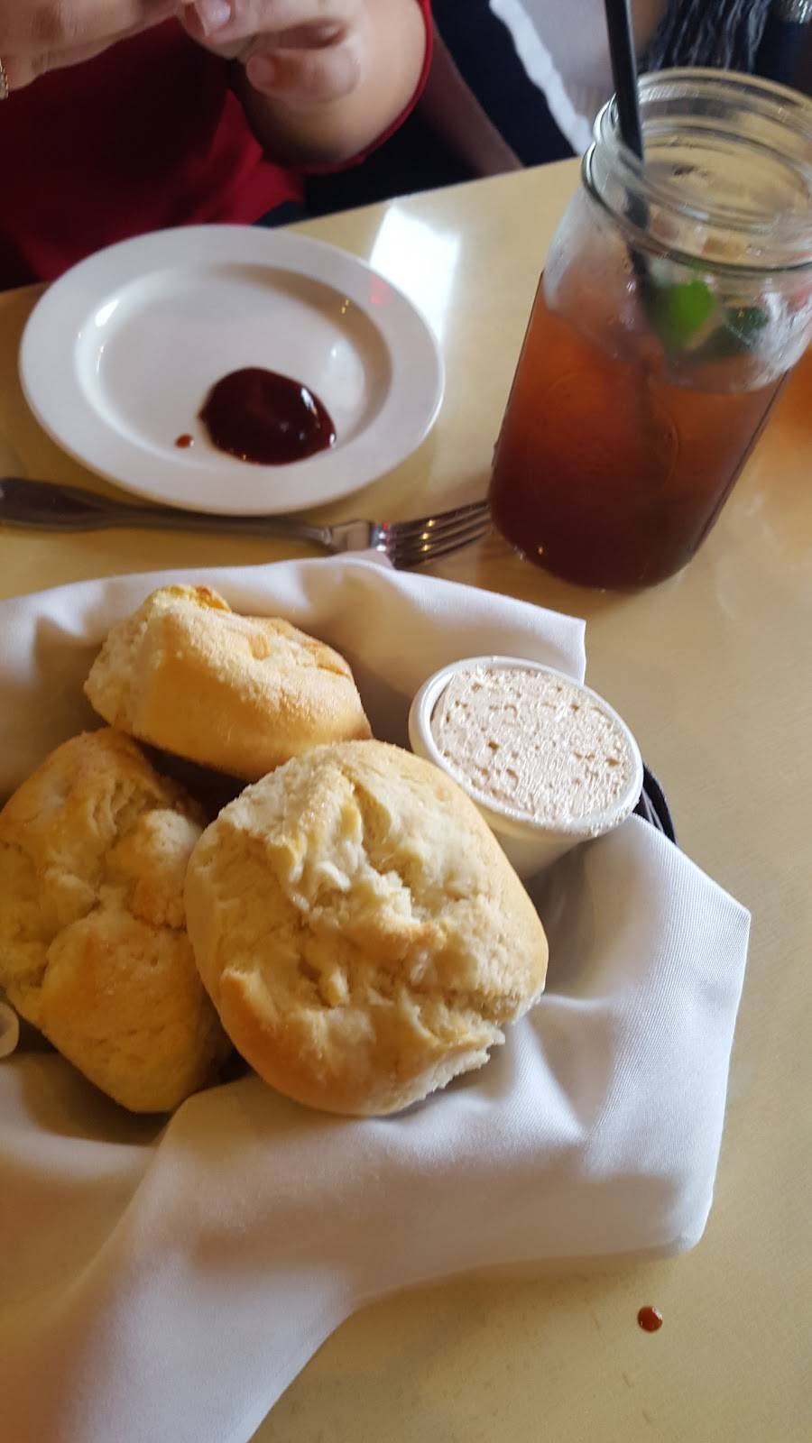 Lucilles Smokehouse Bar-B-Que | restaurant | The District at, 2245 Village Walk Dr, Henderson, NV 89052, USA | 7022577427 OR +1 702-257-7427