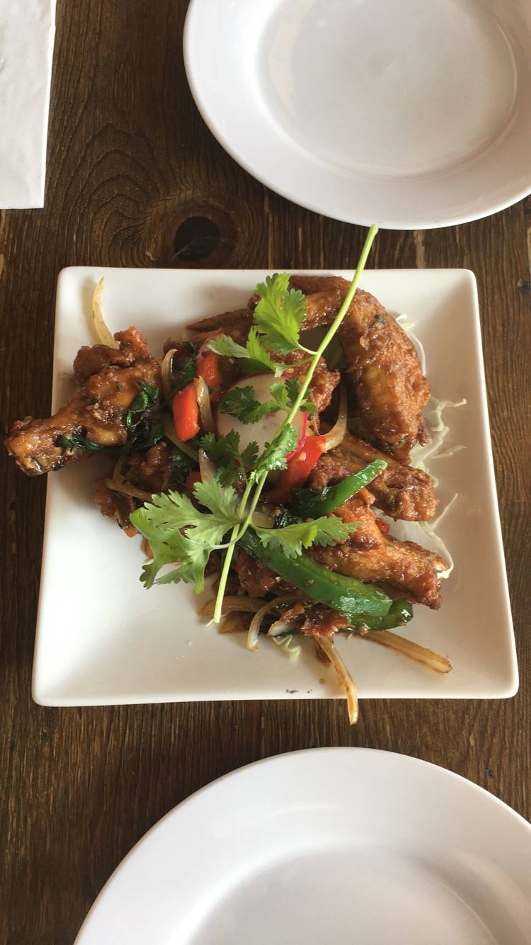 Summer Buffalo (Melrose) | restaurant | 7275 Melrose Ave, Los Angeles, CA 90046, USA | 3239388808 OR +1 323-938-8808