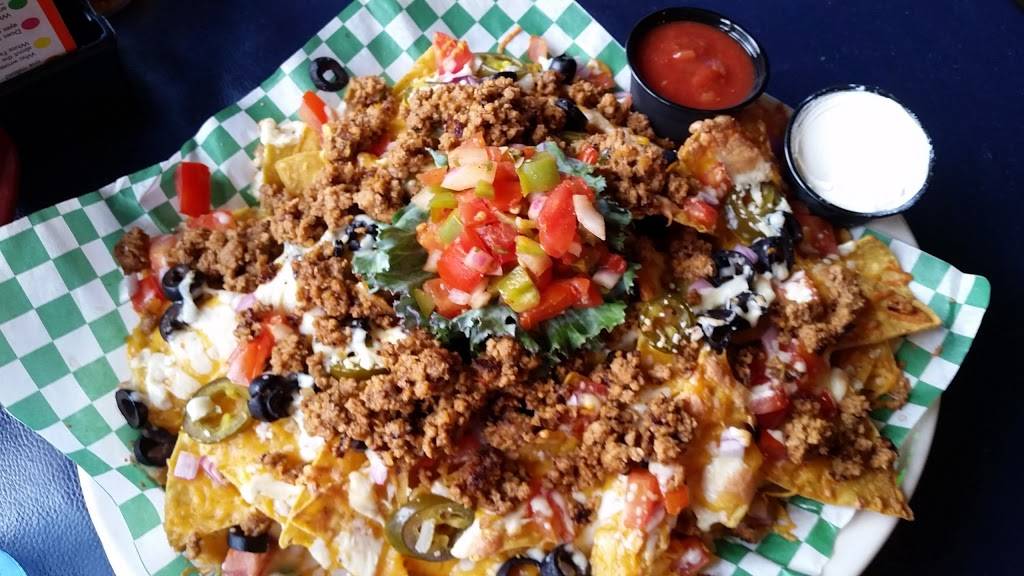 Dicks Bar & Grill | restaurant | 111 Walnut St, Hudson, WI 54016, USA | 7153865222 OR +1 715-386-5222