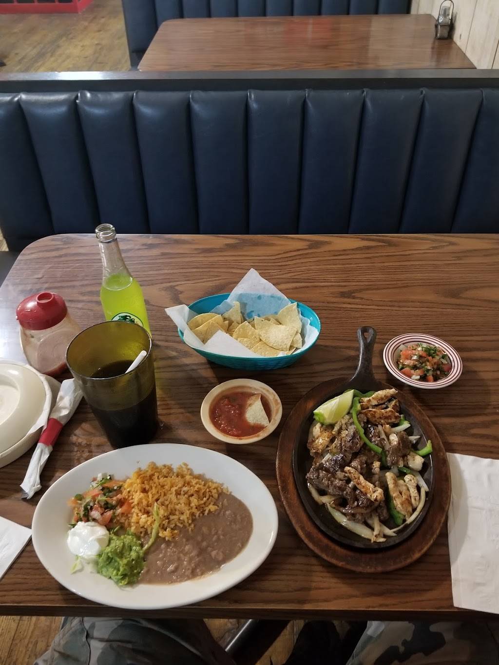 Robles Mexican Restaurant | restaurant | 1046 W St Marys St, Centerville, TX 75833, USA | 9035363806 OR +1 903-536-3806