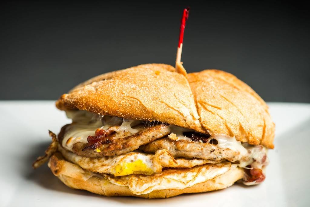 Breachway Gourmet | restaurant | 1 Charlestown Beach Rd, Charlestown, RI 02813, USA | 4013649000 OR +1 401-364-9000