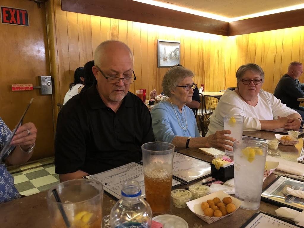 Jones Fish Camp | restaurant | 5269 NC-16, Maiden, NC 28650, USA | 7044832480 OR +1 704-483-2480