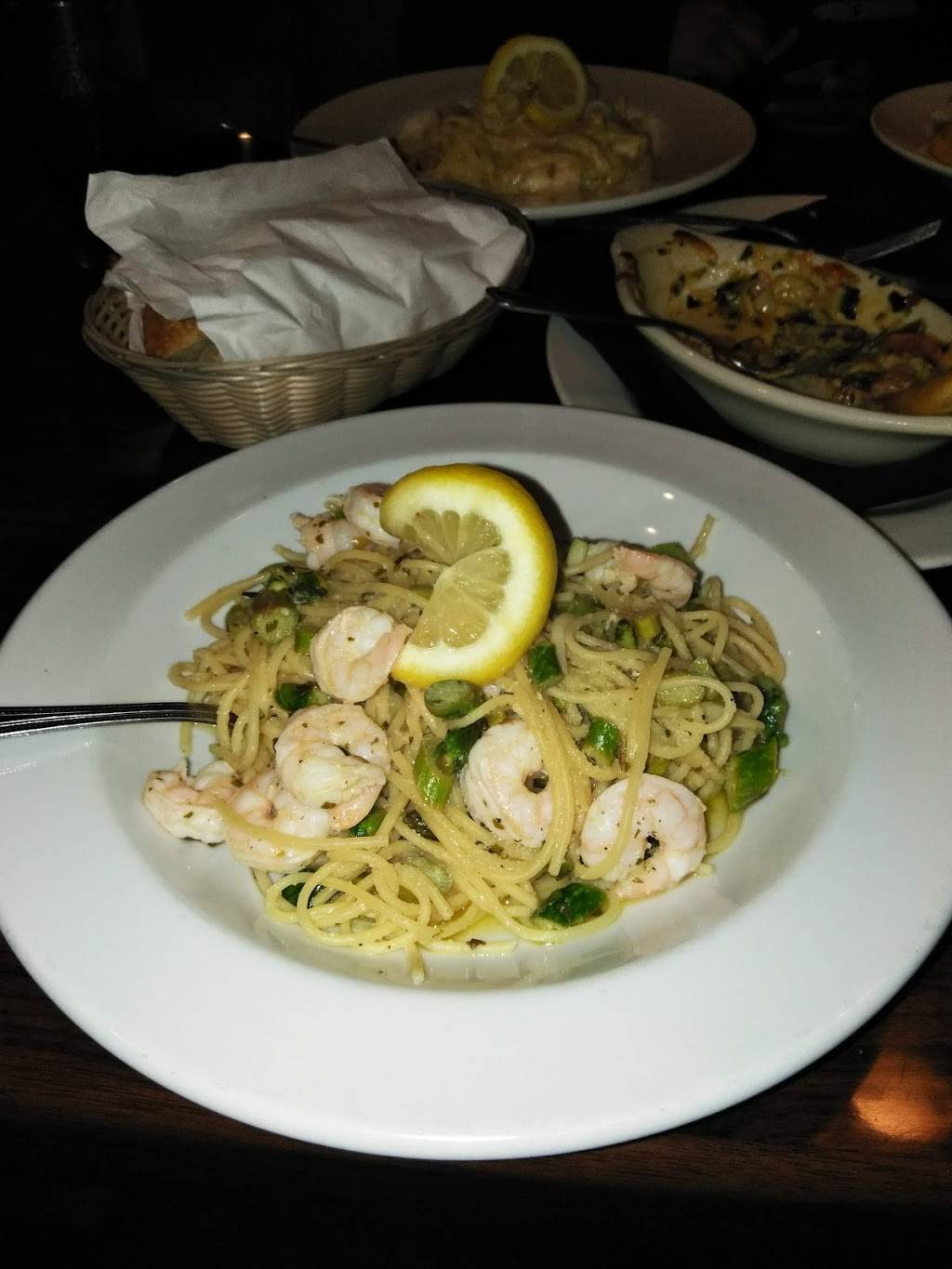 Strings Bar And Grill | restaurant | 680 N Main St, Manteca, CA 95336, USA | 2092390378 OR +1 209-239-0378