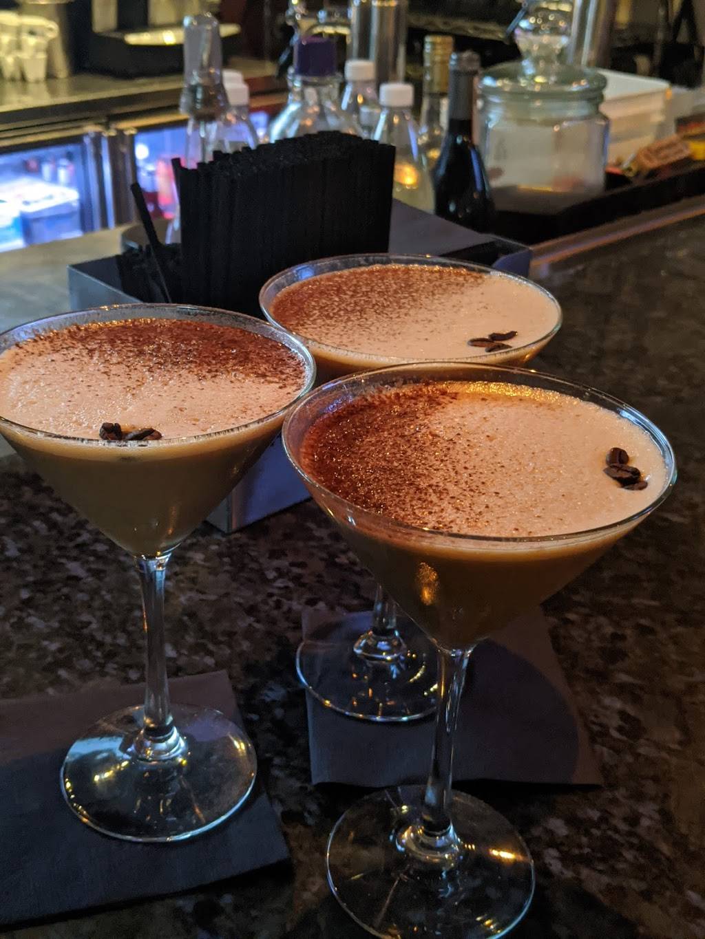 Rasos Bar and Grille | restaurant | 209 Mystic Ave, Medford, MA 02155, USA | 7813962001 OR +1 781-396-2001