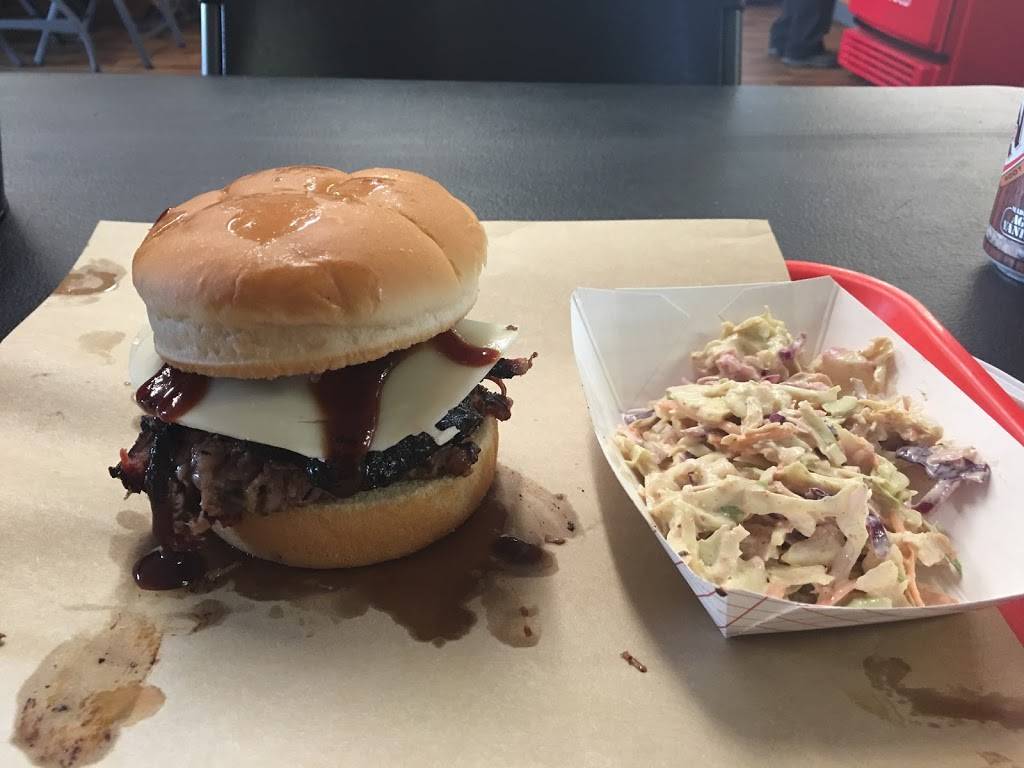 Big JTs BBQ | restaurant | 300 Hope Ave, Columbus, IN 47201, USA | 8127996282 OR +1 812-799-6282