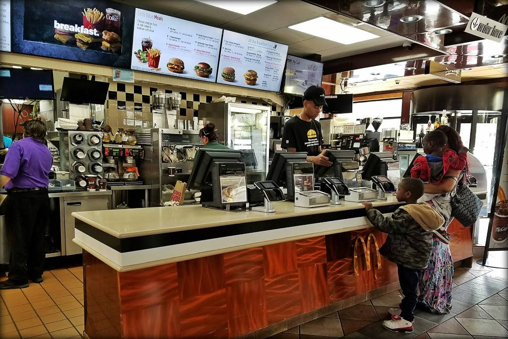 McDonalds | cafe | 1000 Commerce St, Dallas, TX 75202, USA | 4692278533 OR +1 469-227-8533