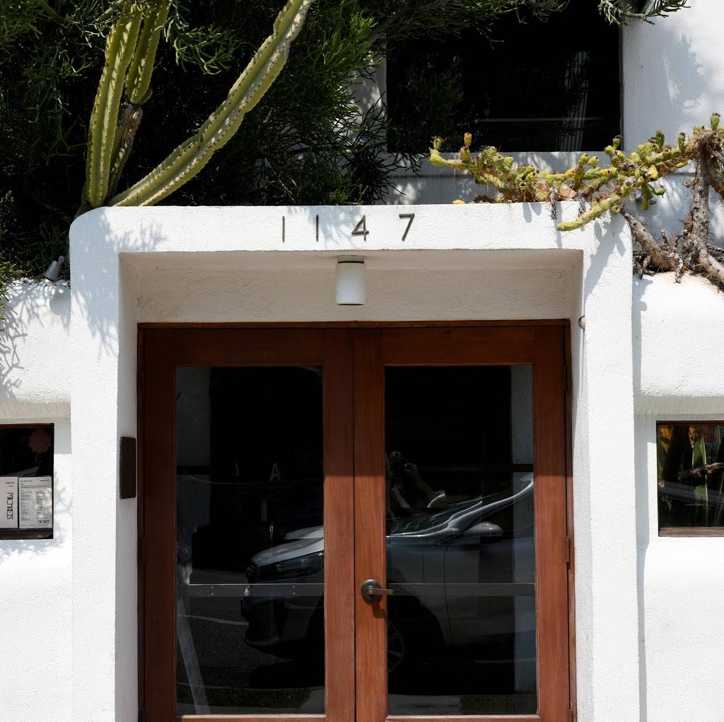 Michaels | restaurant | 1147 3rd St, Santa Monica, CA 90403, USA | 3104510843 OR +1 310-451-0843