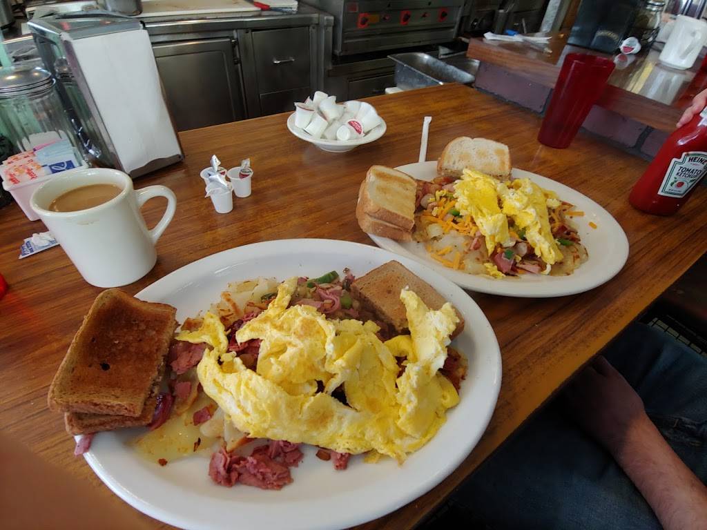 Montys Grill | restaurant | 28300 Woodward Ave, Royal Oak, MI 48067, USA | 2485474151 OR +1 248-547-4151