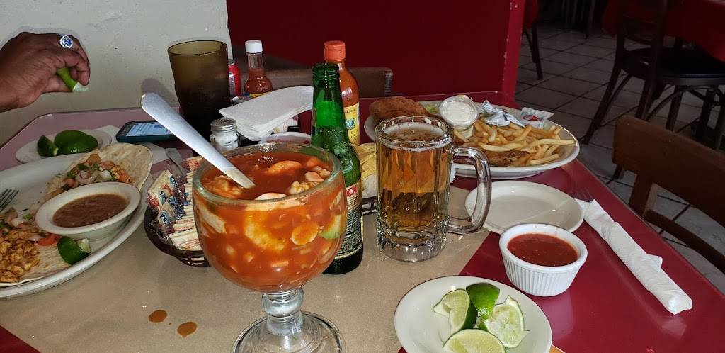 La Isla Del Encanto | restaurant | 2201 E Pioneer Pkwy, Arlington, TX 76010, USA | 8174591498 OR +1 817-459-1498