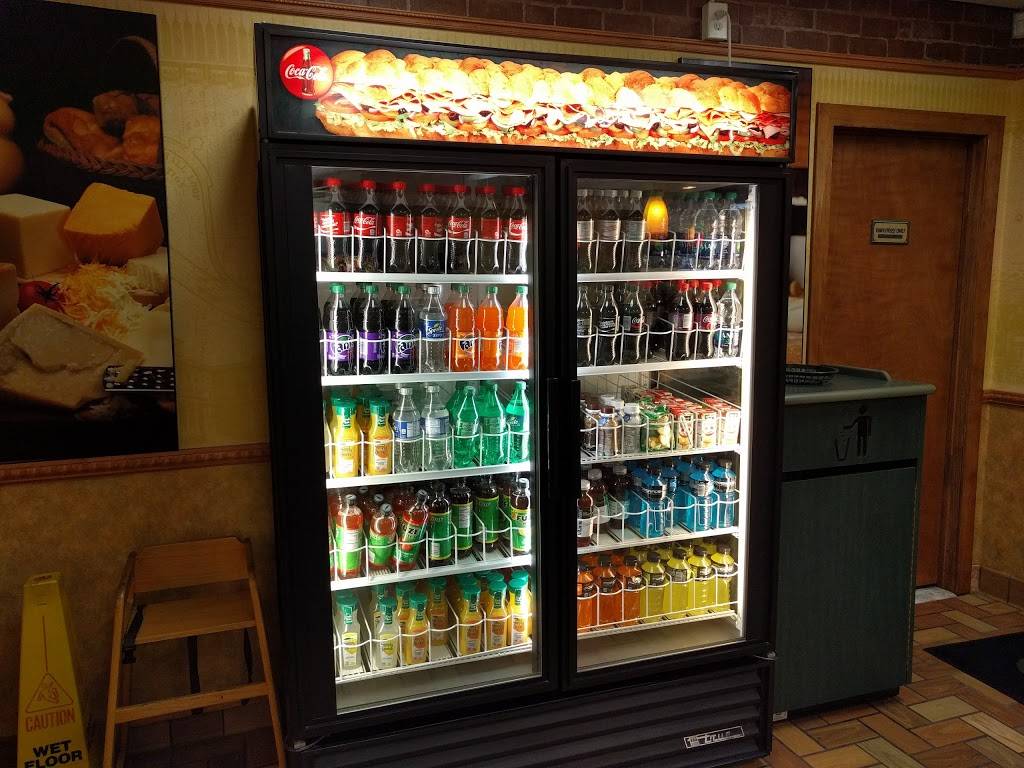 Subway Restaurants | restaurant | Abele Plaza, 2002 Mt Holly Rd Unit 2, Burlington, NJ 08016, USA | 6093860711 OR +1 609-386-0711