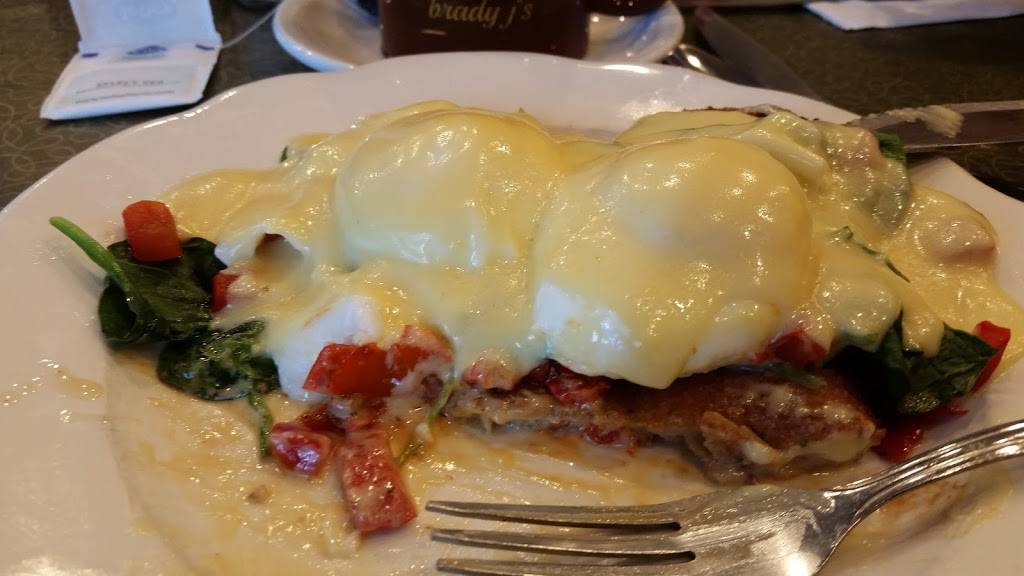 Brady Js | restaurant | 24 Maple Ave, Bloomfield, NY 14469, USA | 5856574611 OR +1 585-657-4611