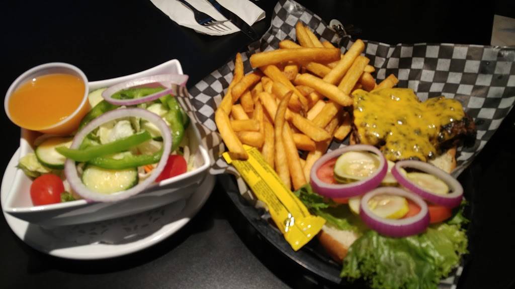 Howl At The Moon | restaurant | 1271 Victoria St N, Kitchener, ON N2B 3E1, Canada | 5195787205 OR +1 519-578-7205