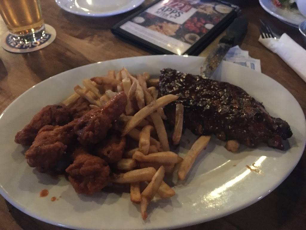 Chucks Roadhouse Bar & Grill | restaurant | 707 River Rd W Unit #5, Wasaga Beach, ON L9Z 1N7, Canada | 7054290007 OR +1 705-429-0007