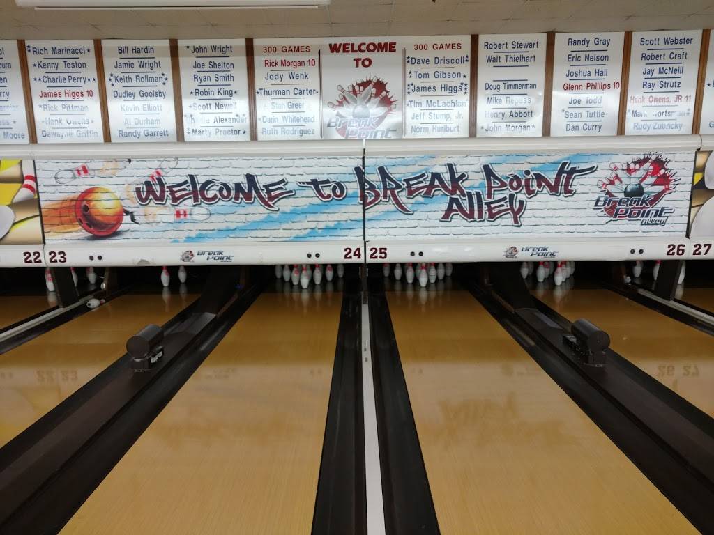 Break Point Alley | night club | 1950 Classique Ln, Tavares, FL 32778, USA | 3523435333 OR +1 352-343-5333