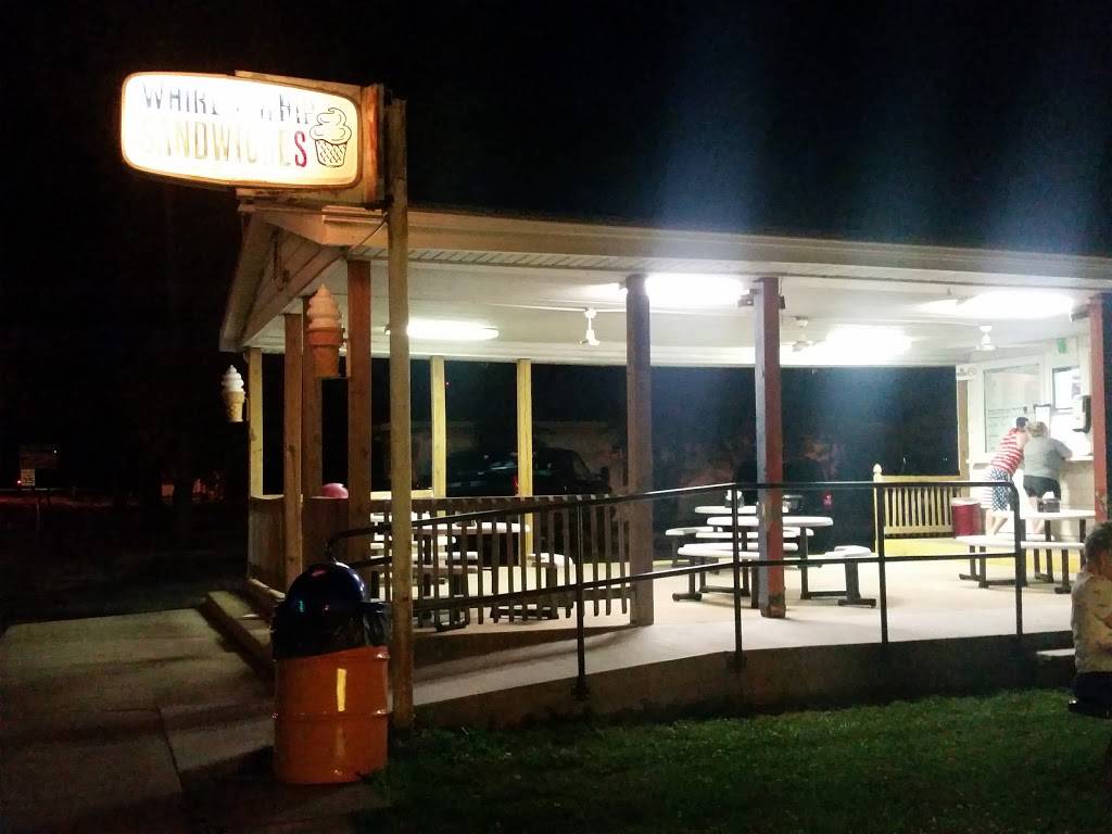 Whirl A Whip | restaurant | 309 S 3rd St, Girard, IL 62640, USA | 2176279447 OR +1 217-627-9447