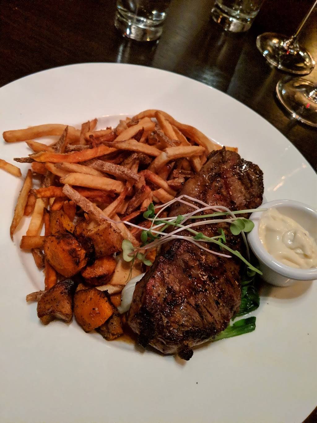 Marquee Steakhouse & Piano Lounge | restaurant | 500 Steeles Ave E #2, Milton, ON L9T 3P7, Canada | 2898785717 OR +1 289-878-5717