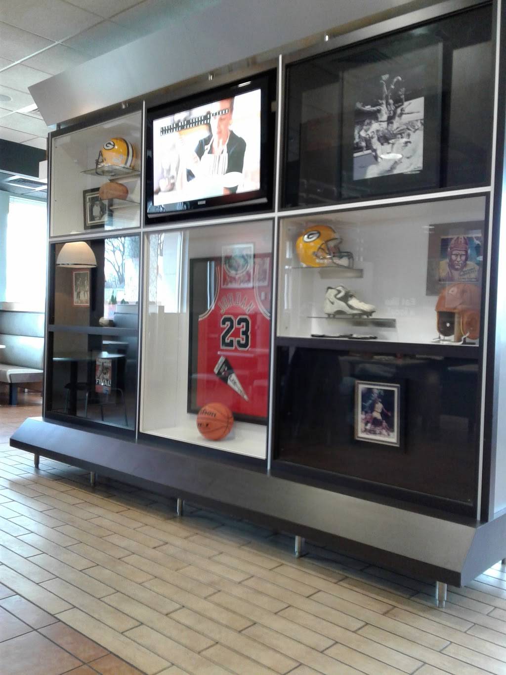 McDonalds | cafe | 4925 W Hampton Ave, Milwaukee, WI 53218, USA | 4146169862 OR +1 414-616-9862