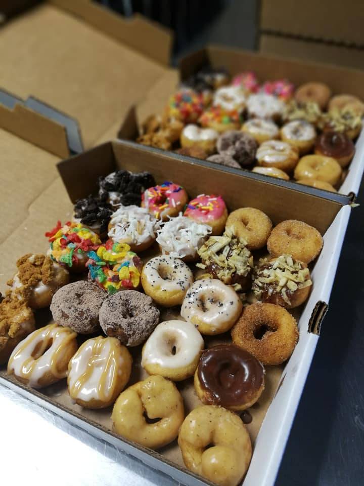 Hole & Corner Donuts | restaurant | 315 Chestnut St, Berea, KY 40403, USA | 8597566447 OR +1 859-756-6447