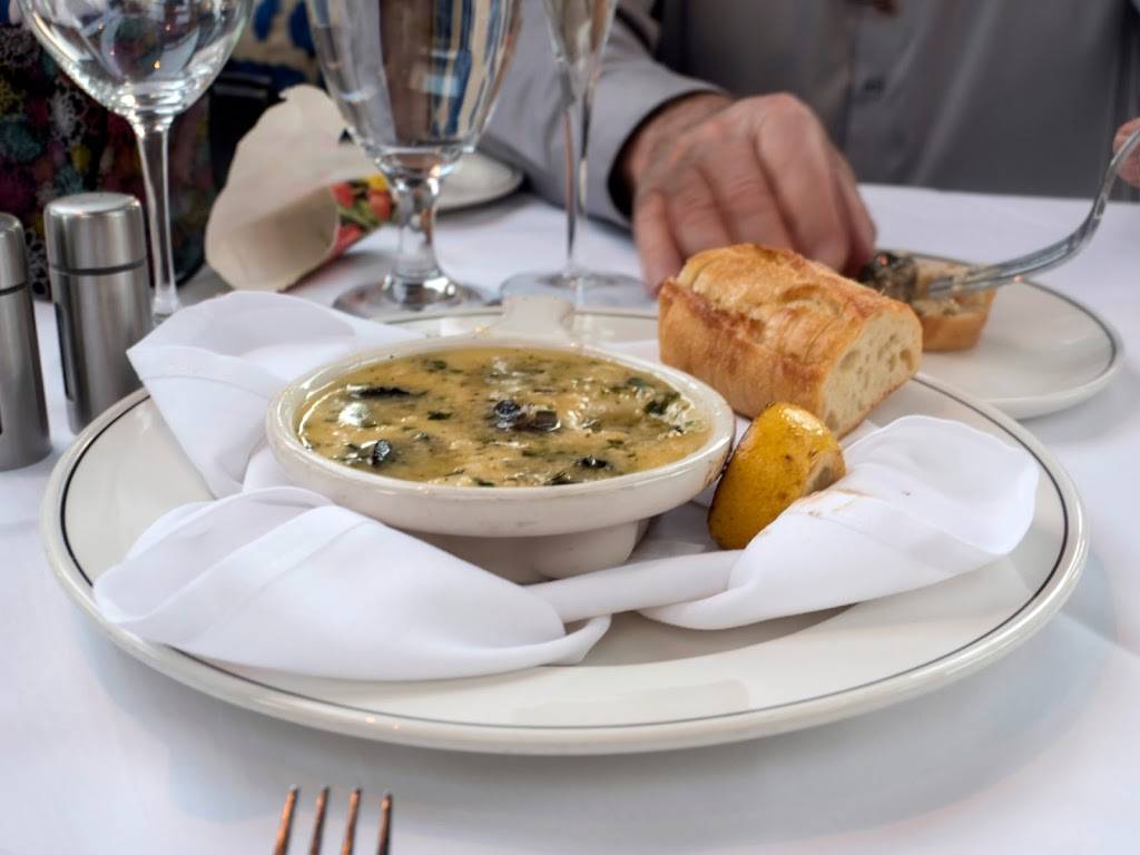 Trulucks | restaurant | 8990 University Center Ln, San Diego, CA 92122, USA | 8584532583 OR +1 858-453-2583