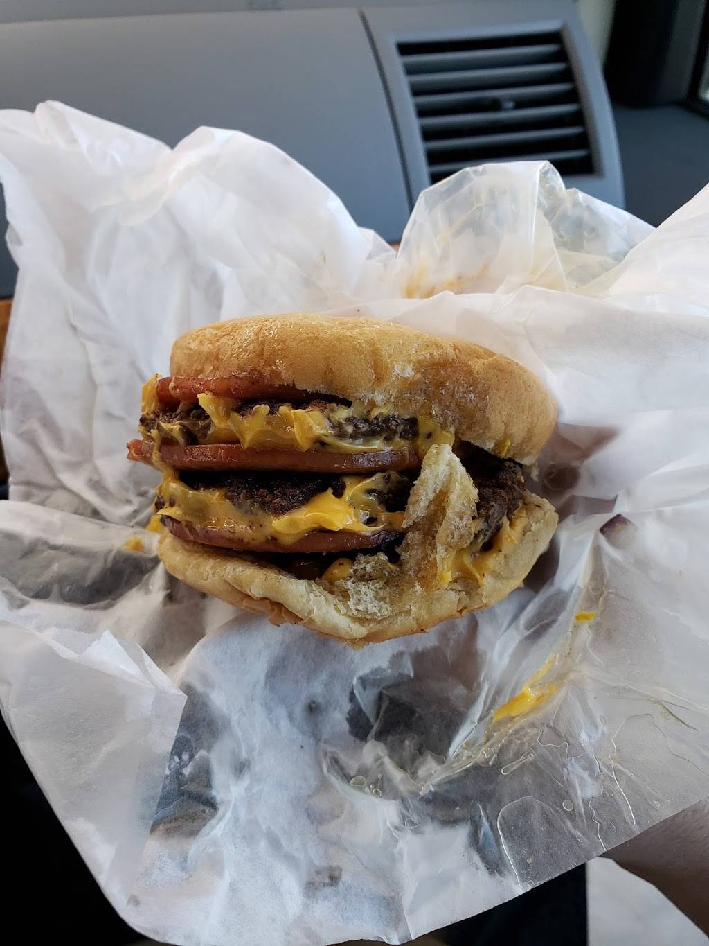 Whislers Drive-Up | restaurant | 300 N Garrison Ave, Carthage, MO 64836, USA | 4173584951 OR +1 417-358-4951