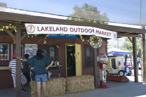 Lakeland Outdoor Market | restaurant | 33100 Vail St, Lake Elsinore, CA 92530, USA | 9516756022 OR +1 951-675-6022