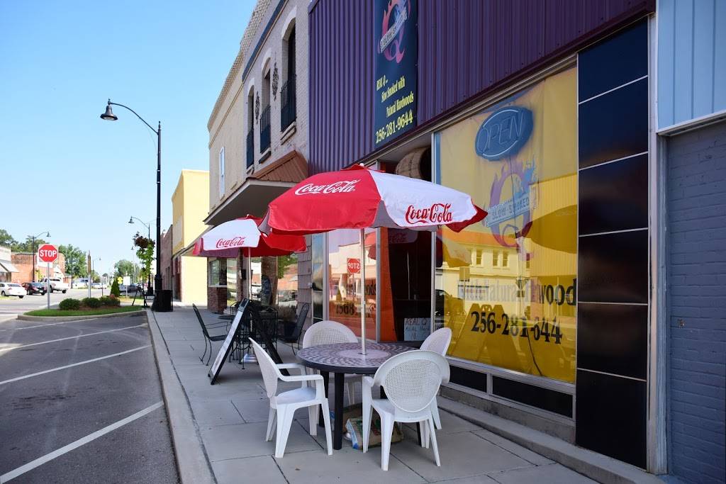 Q Slow-Smoked | restaurant | 106 S Main St, Boaz, AL 35957, USA | 2565570517 OR +1 256-557-0517