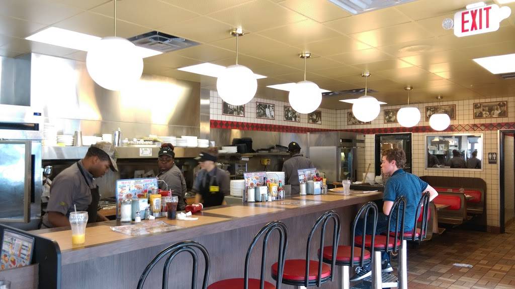Waffle House | meal takeaway | 5335 Roswell Rd NE, Atlanta, GA 30342, USA | 4042554103 OR +1 404-255-4103