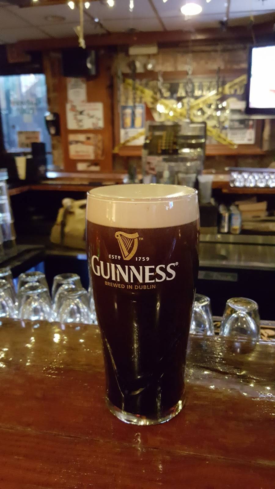 Galway Bay | restaurant | 500 W Diversey Pkwy, Chicago, IL 60614, USA | 7733483750 OR +1 773-348-3750