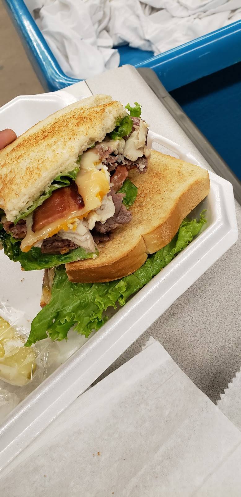 The Mad Cow Saloon | restaurant | 909 8th Ave, Greeley, CO 80631, USA | 9703565520 OR +1 970-356-5520