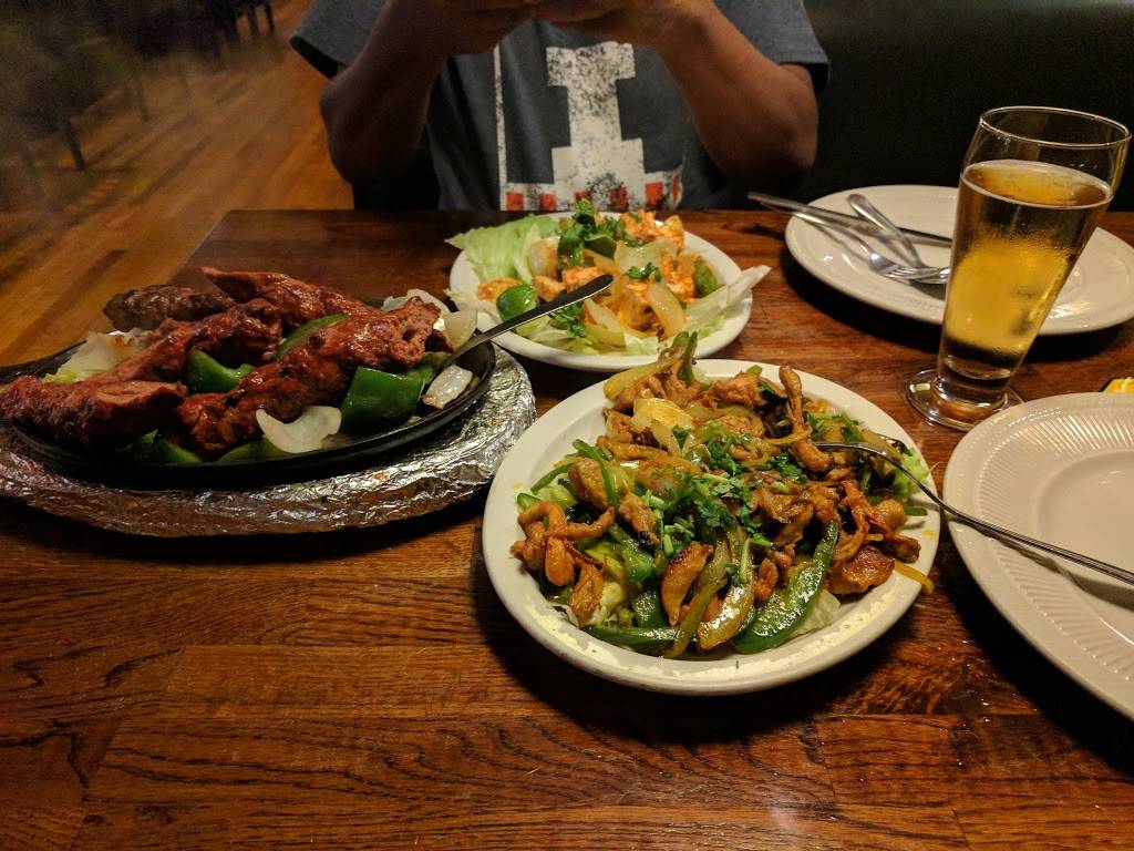 Sitara | restaurant | 114 S Race St, Urbana, IL 61801, USA | 2176070378 OR +1 217-607-0378