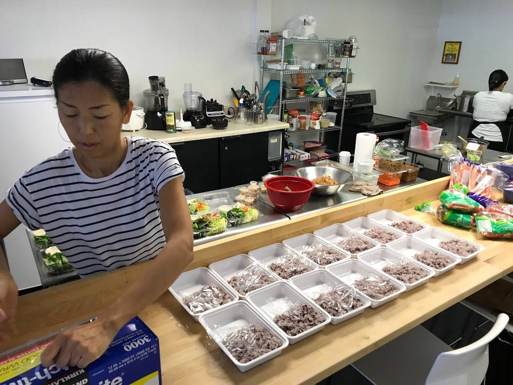 Pure Kitchen - Vegan Restaurant | restaurant | 3214 W Kennedy Blvd, Tampa, FL 33609, USA | 8134840558 OR +1 813-484-0558