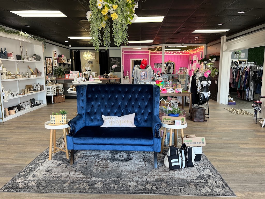 Gigis Boutique & Eats | restaurant | 2 E 9 Mile Rd Unit #9, Pensacola, FL 32534, USA | 8508983303 OR +1 850-898-3303