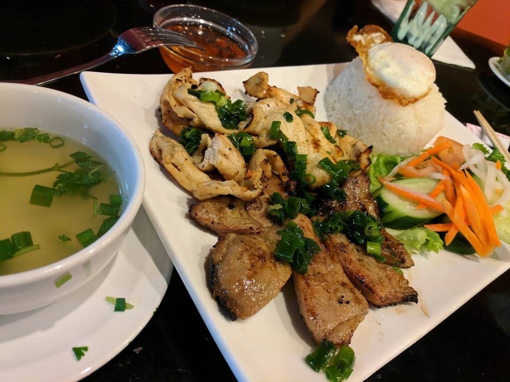 Pho Kim | restaurant | 1948 W Broadway Rd, Mesa, AZ 85202, USA | 4802646088 OR +1 480-264-6088
