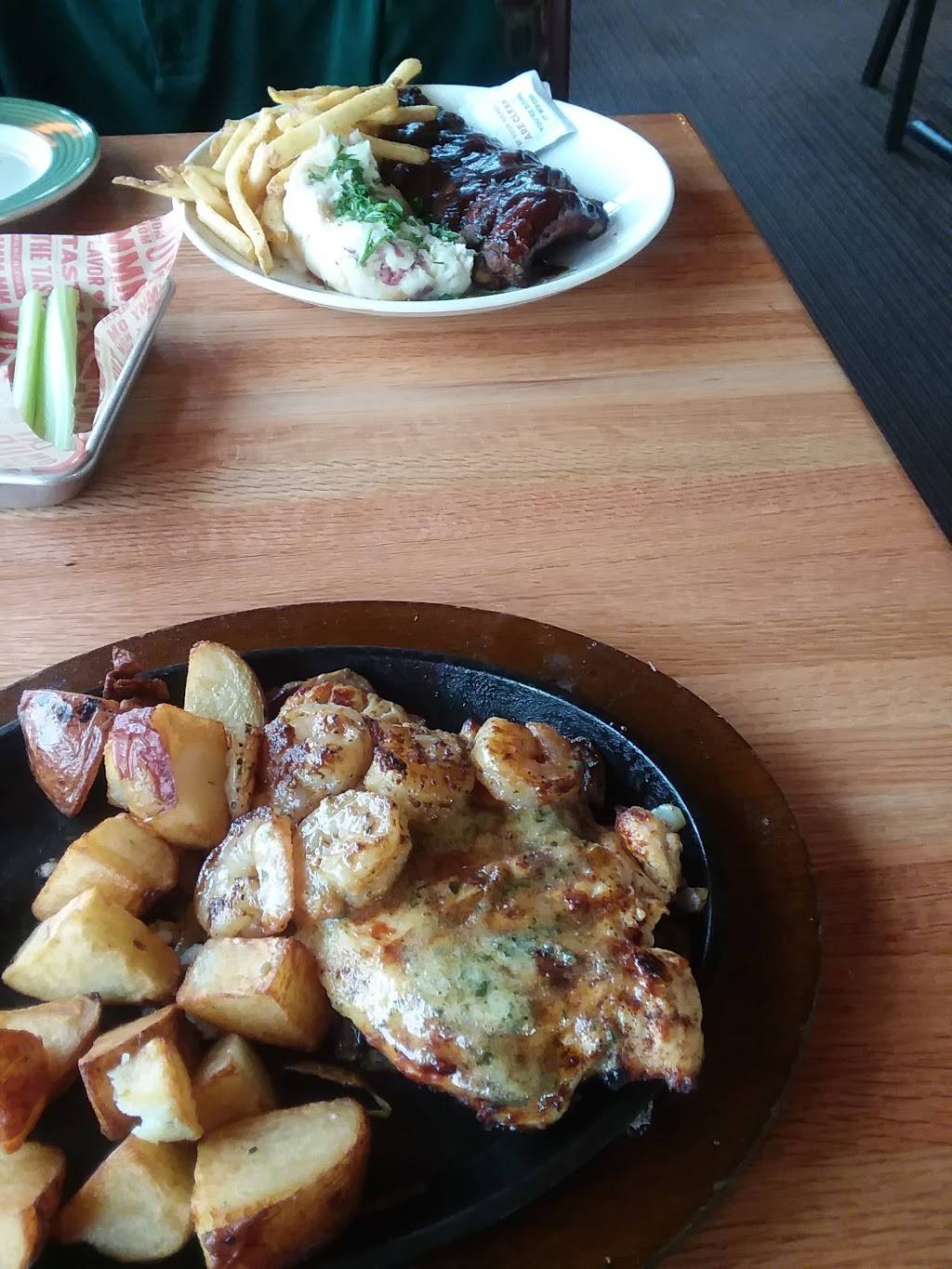 Applebees Grill + Bar | restaurant | 810 S Cockrell Hill Rd, Duncanville, TX 75137, USA | 9722838799 OR +1 972-283-8799