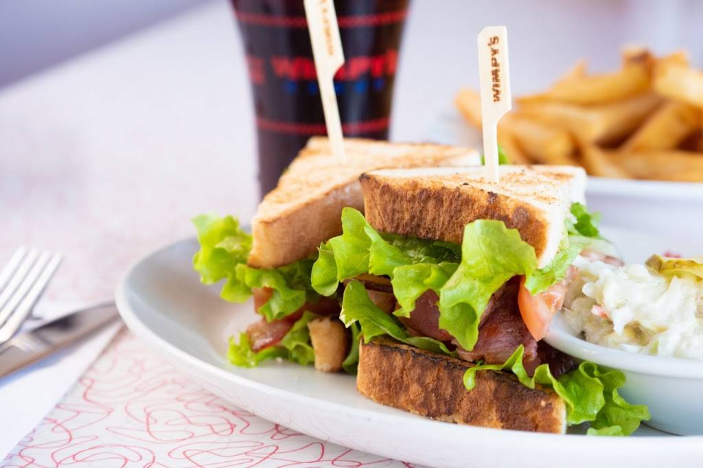 Wimpys Diner | restaurant | 685 University Ave, Orillia, ON L3V 6H2, Canada | 7053239696 OR +1 705-323-9696