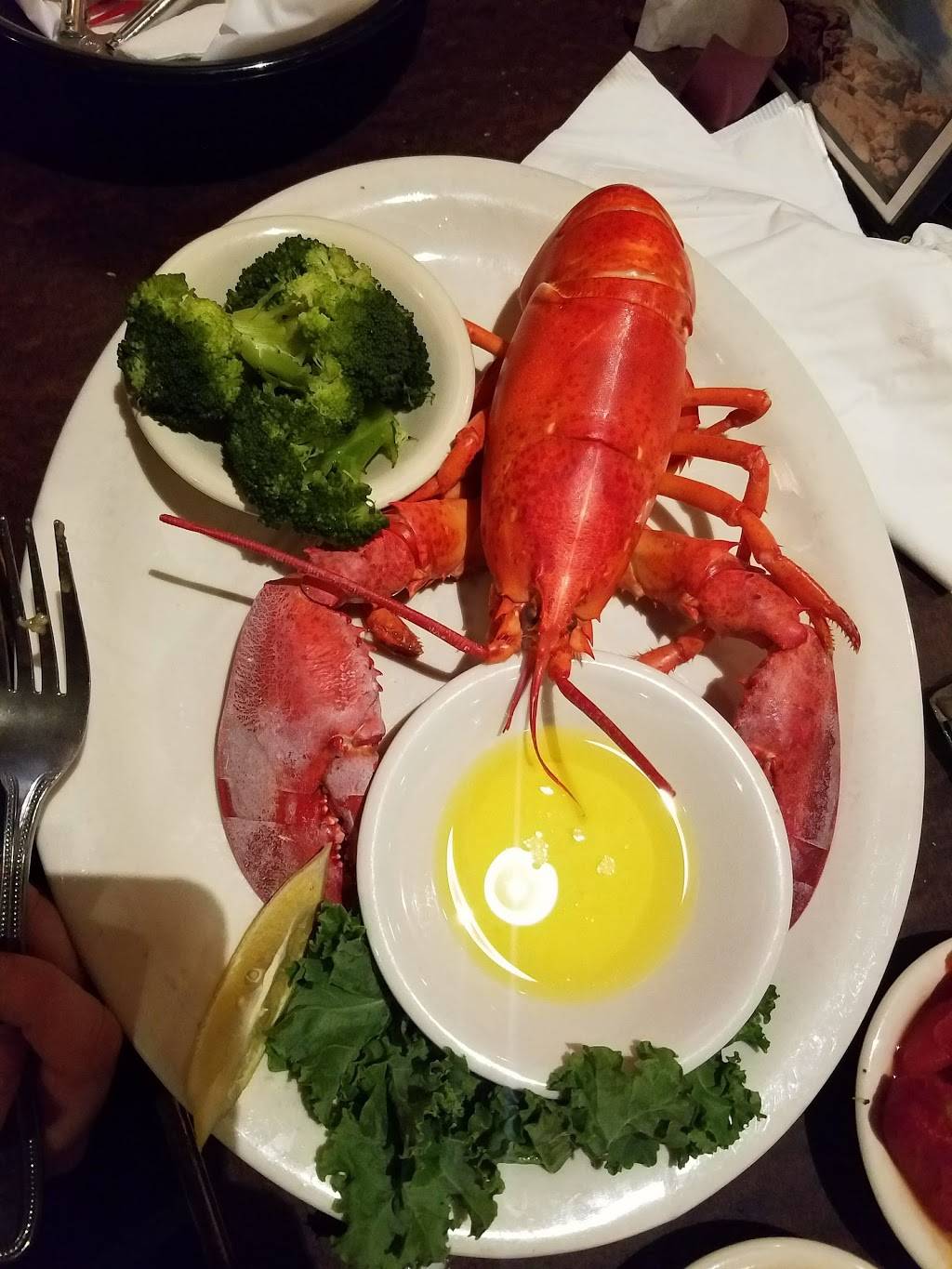 Village Inn | restaurant | 165 High St, Auburn, ME 04210, USA | 2077827796 OR +1 207-782-7796