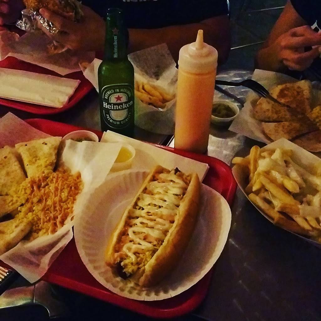 Los Perros Aqui | restaurant | 10855 SW 72nd St #47, Miami, FL 33173, USA | 3056309063 OR +1 305-630-9063