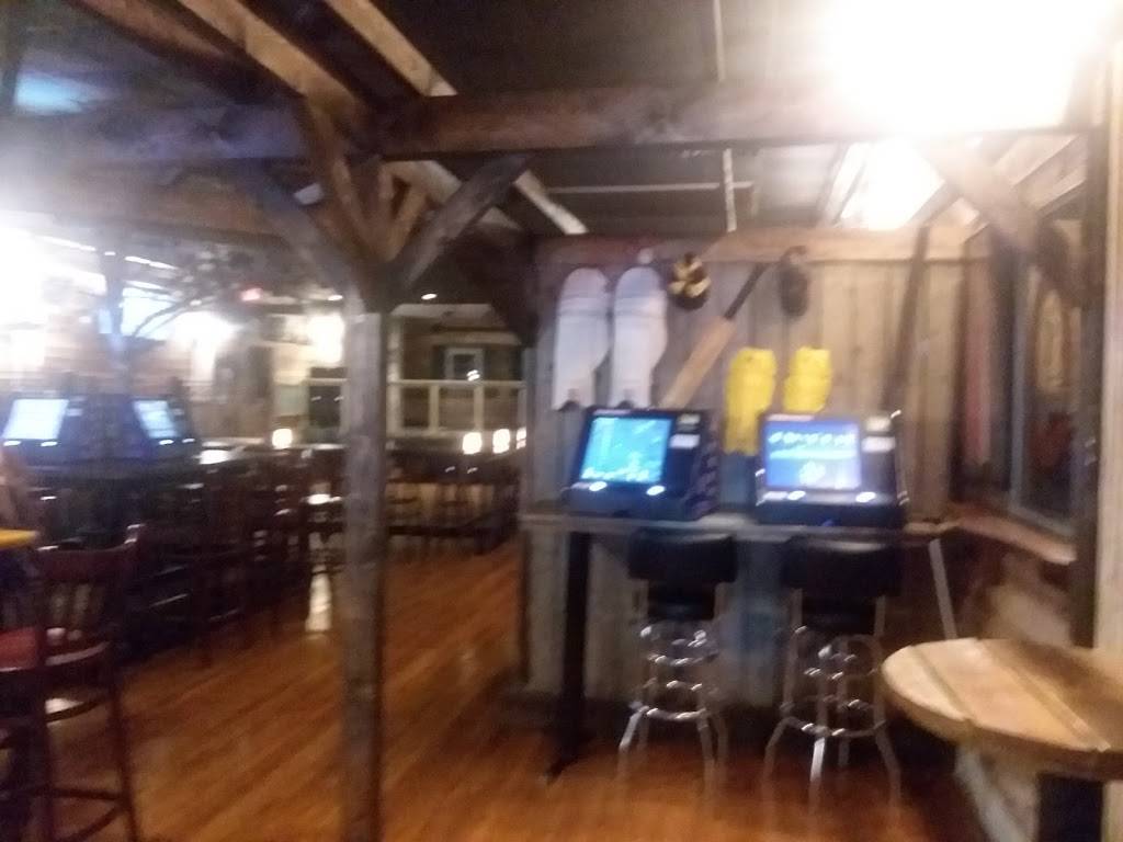 The 606 featuring Walkabout Creek and The Quays | restaurant | 606 Chesapeake Dr, White Stone, VA 22578, USA | 8044361327 OR +1 804-436-1327