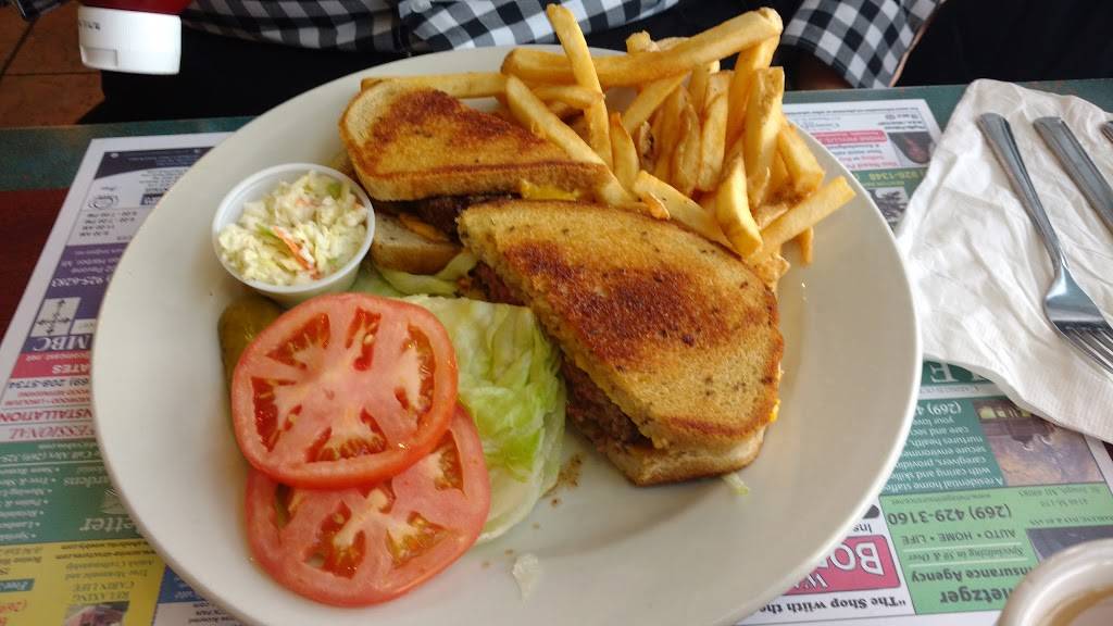 Sophias House of Pancakes | restaurant | 1647 Mall Dr, Benton Harbor, MI 49022, USA | 2699347688 OR +1 269-934-7688