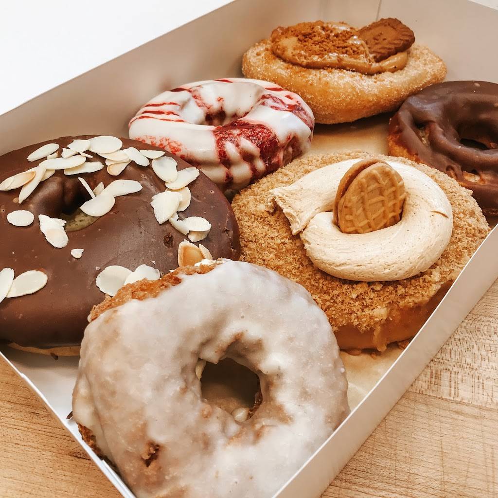 CRAFT Donuts + Coffee at the Metra Station | bakery | 1501 Miner St, Des Plaines, IL 60016, USA | 8472612816 OR +1 847-261-2816