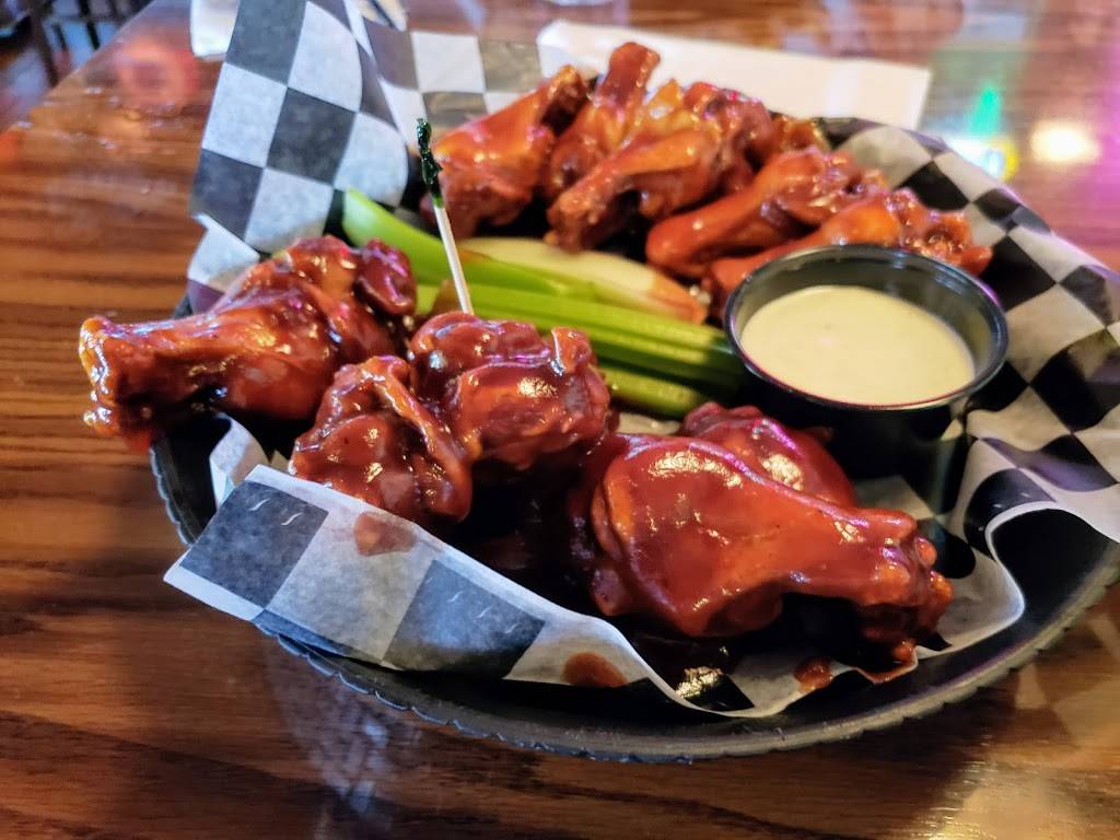 The Filling Station | restaurant | 305 E 35th St, Davenport, IA 52806, USA | 5633916954 OR +1 563-391-6954