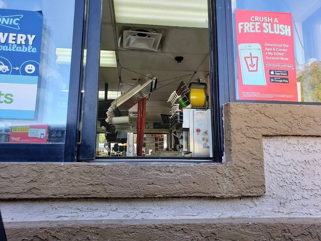 Sonic Drive-In | restaurant | 987 N Gilbert Rd, Gilbert, AZ 85234, USA | 4805031441 OR +1 480-503-1441